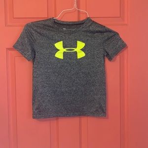 Under Armor Dark Gray and Neon Yellow T-shirt (Youth 7)